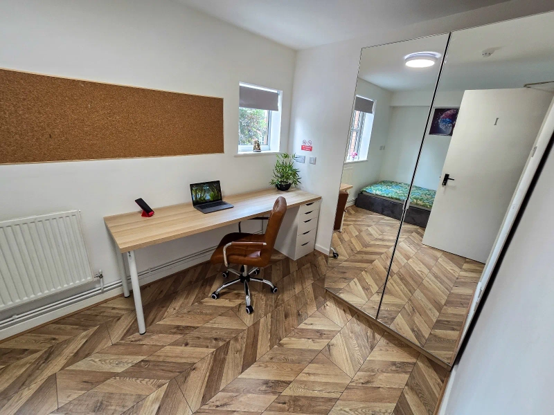 Lenton: 6 Bedroom Student house - NG7 3PH - Thumbnail 11